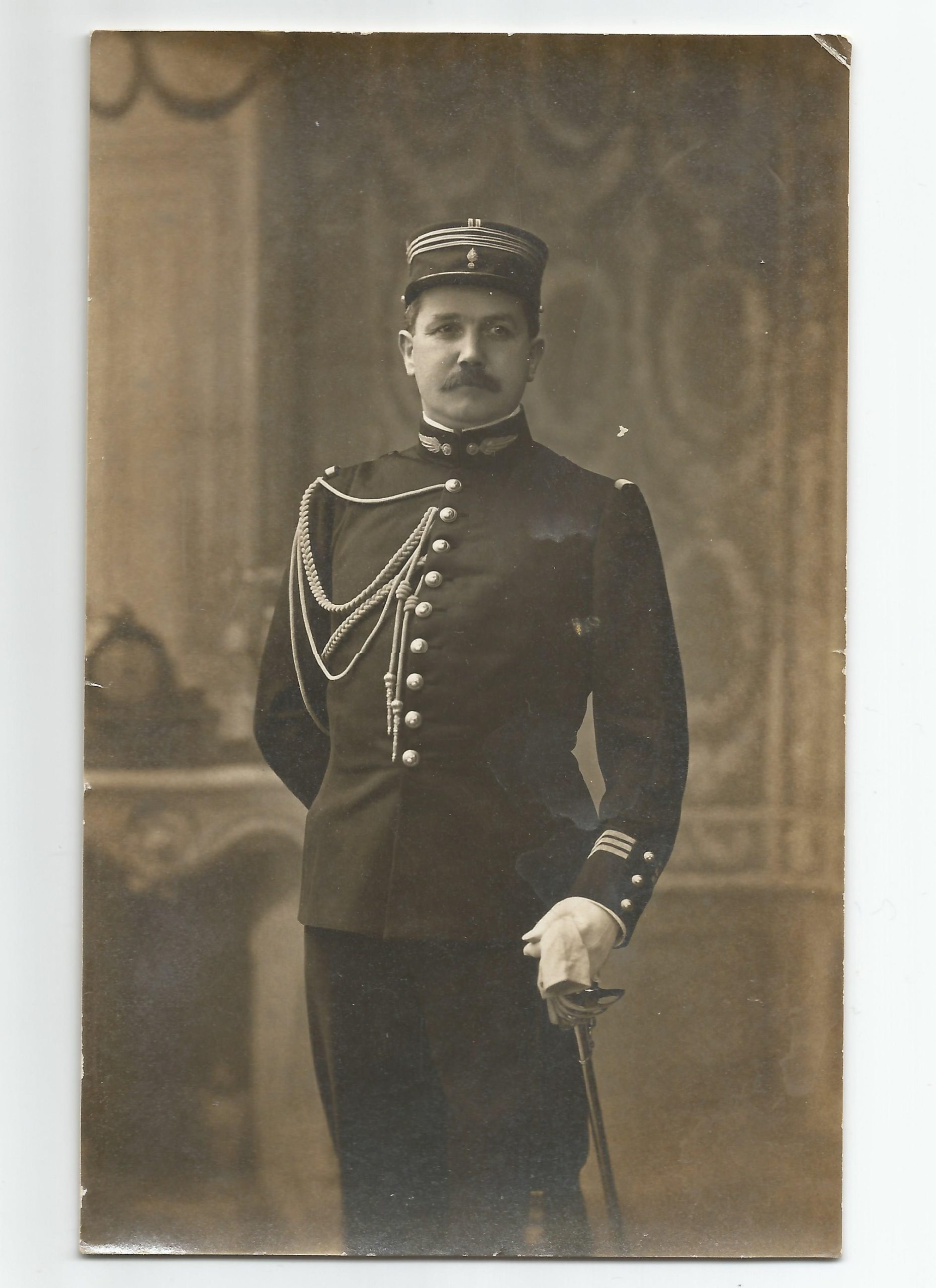 Ulysse Joyeux en uniforme de l'infanterie au début du XXème siècle.